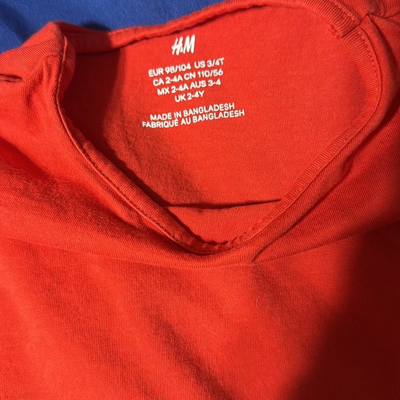 Assorted dresses - Picture 4 of 5